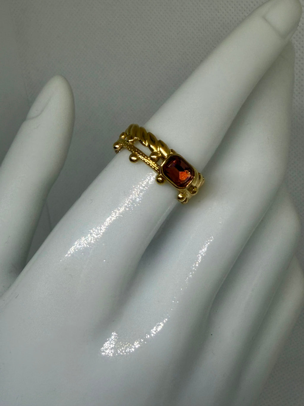 Anello regolabile con pietra
