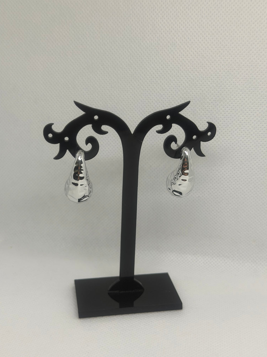 Orecchini goccia striata