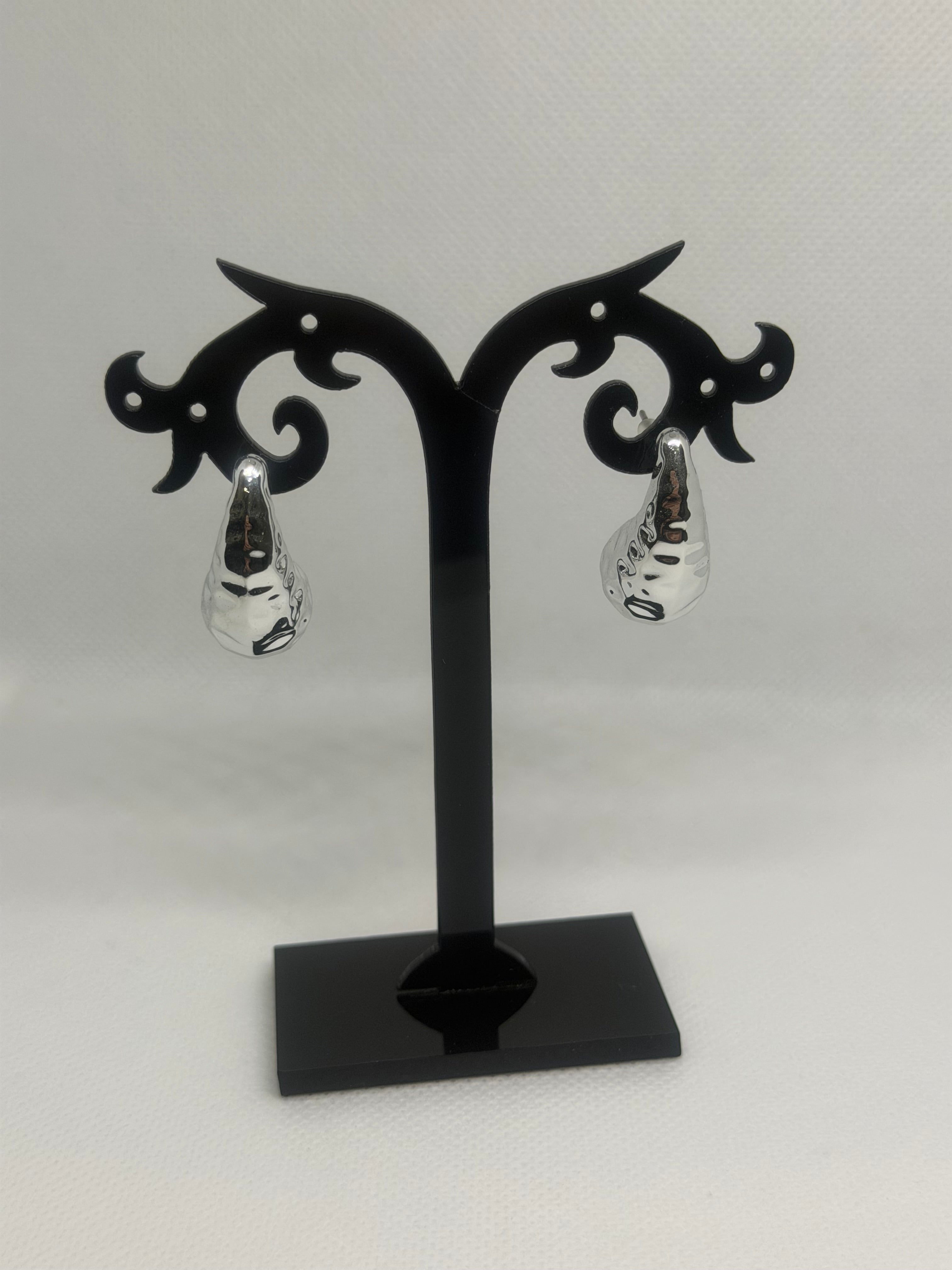 Orecchini goccia striata