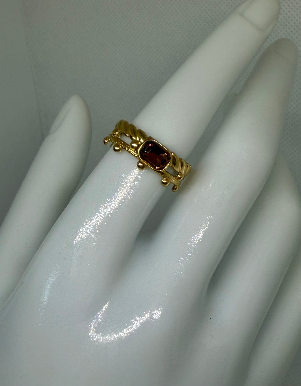 Anello regolabile con pietra