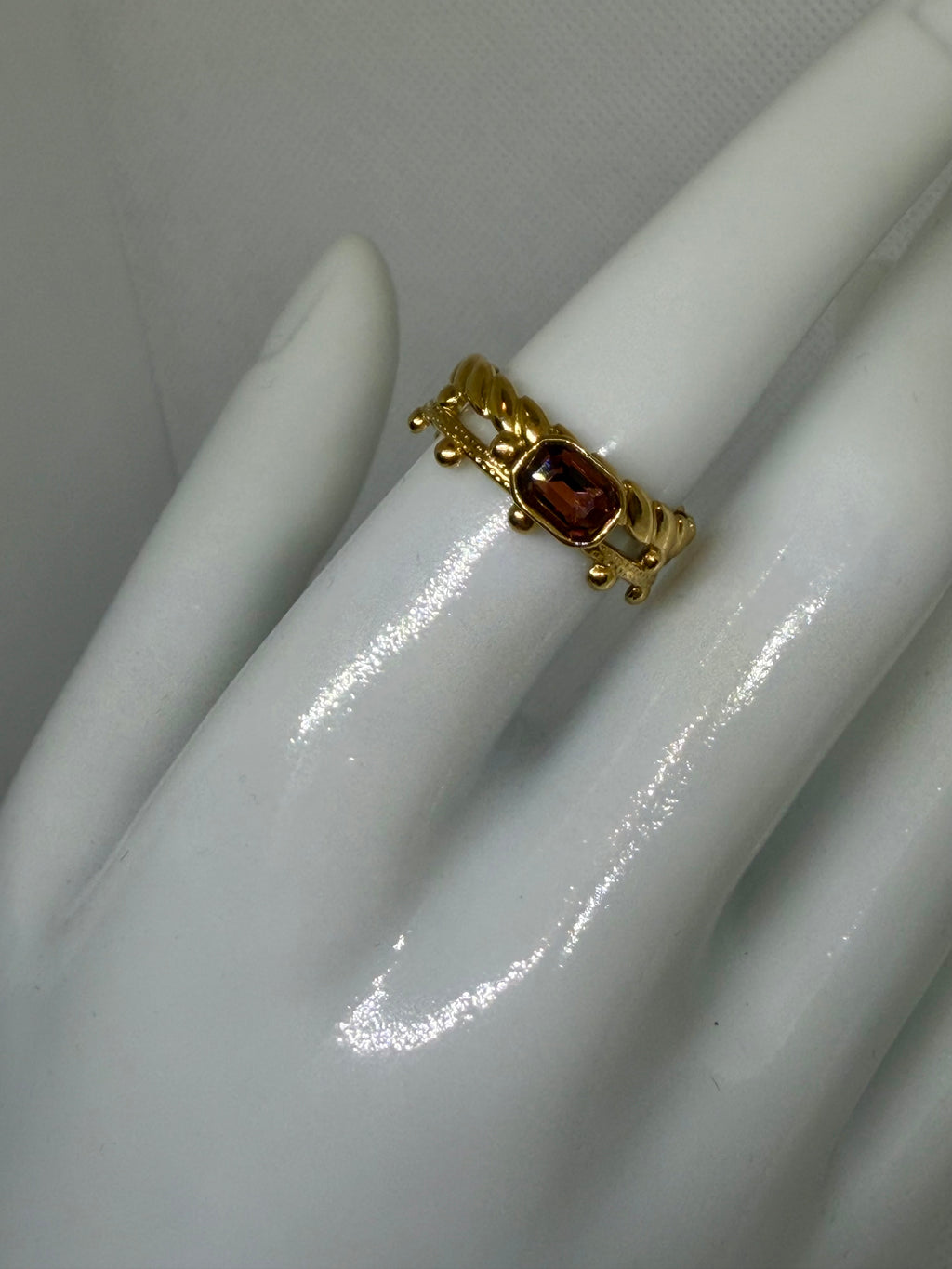 Anello regolabile con pietra