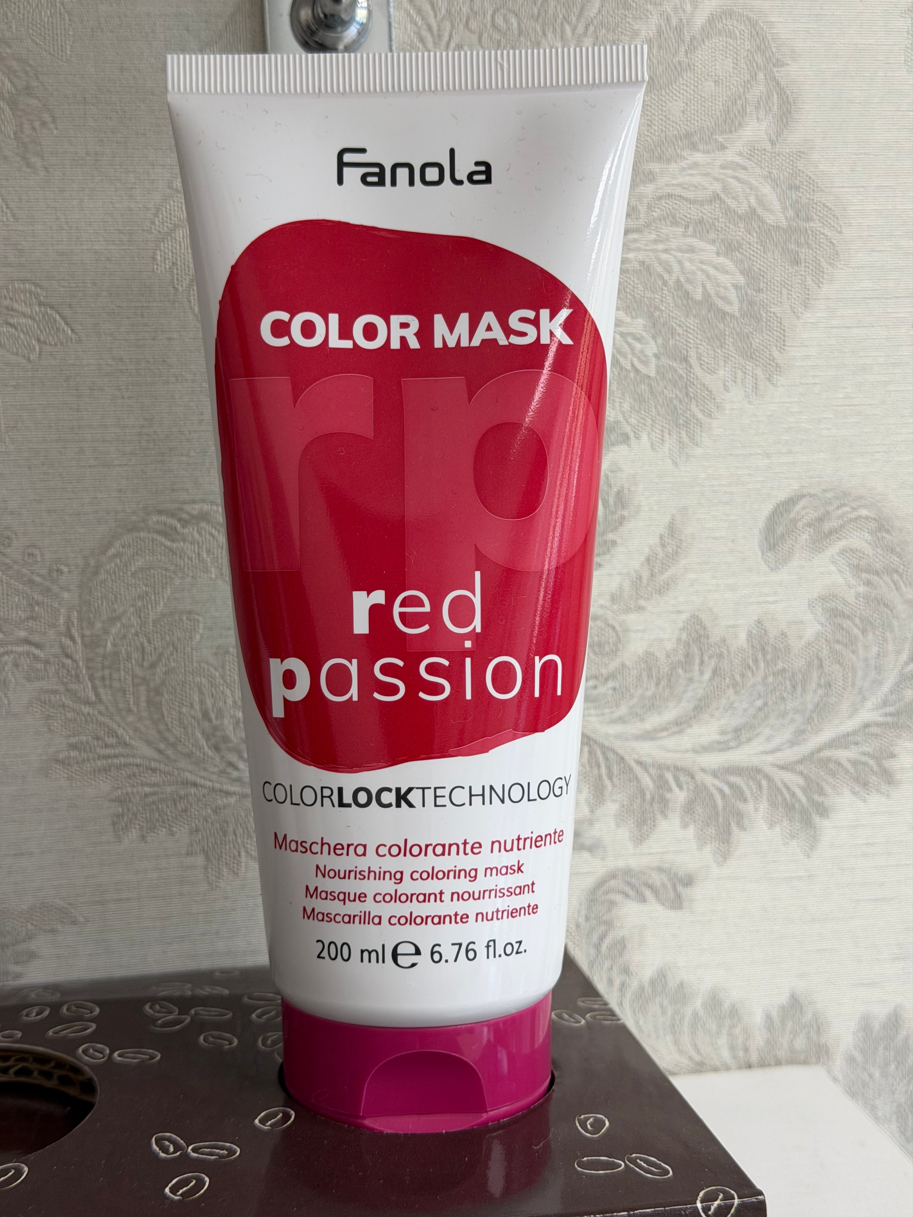 Maschera colorata rossa