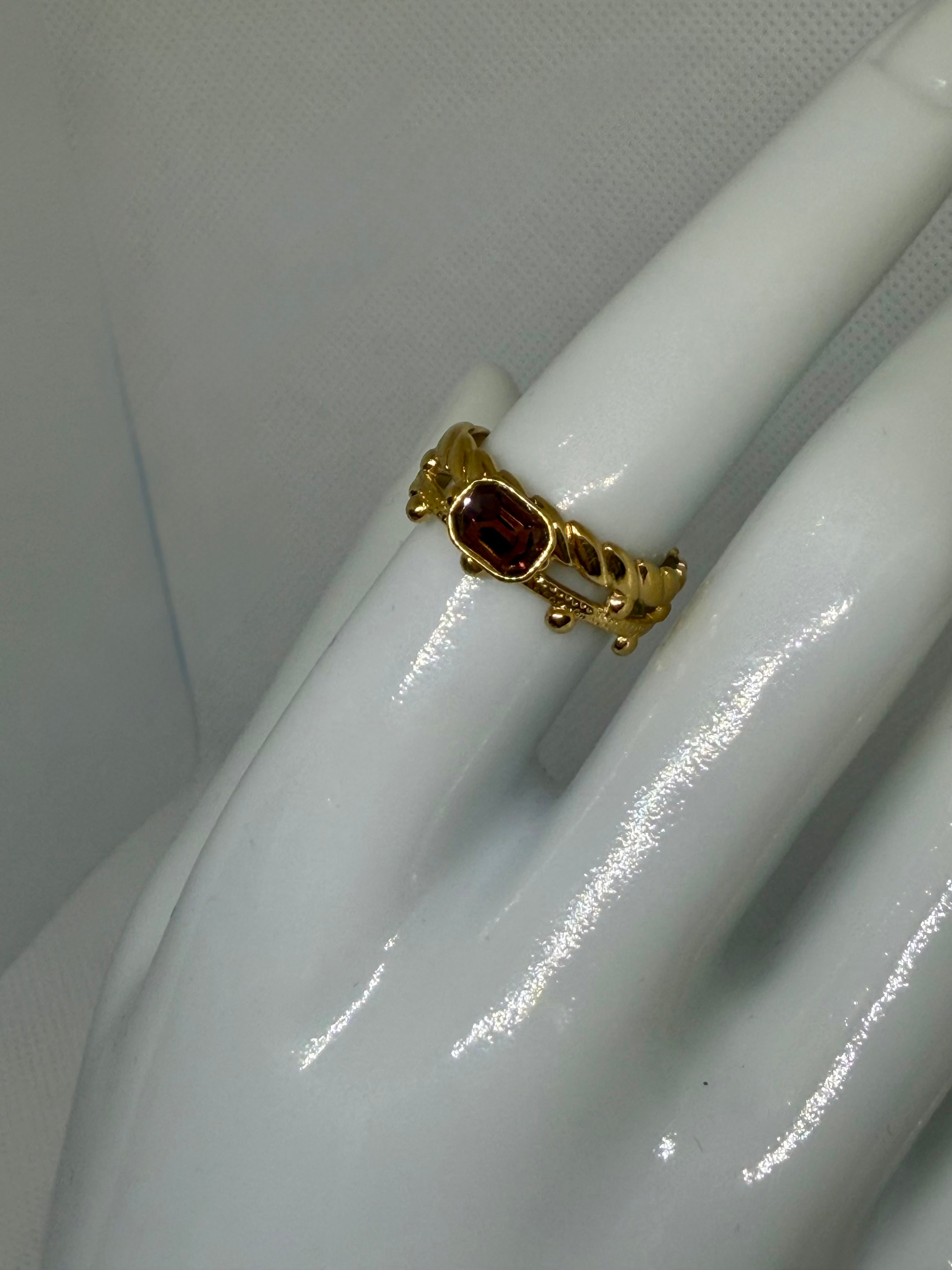 Anello regolabile con pietra