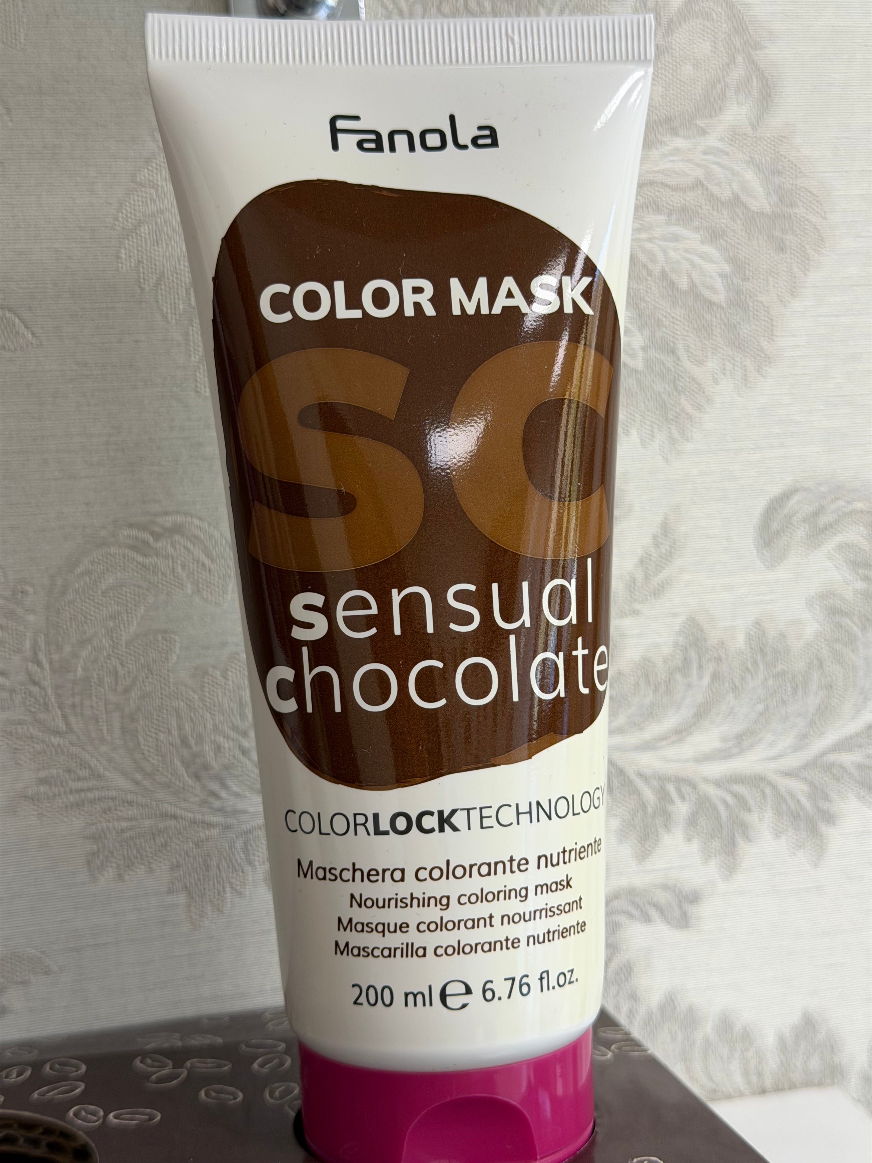 Maschera colorata cioccolato